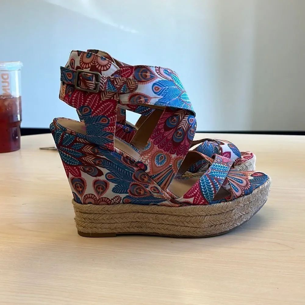 BP Boho Floral Feather Strappy Espadrille Wedge Sandal sz 10 EUC